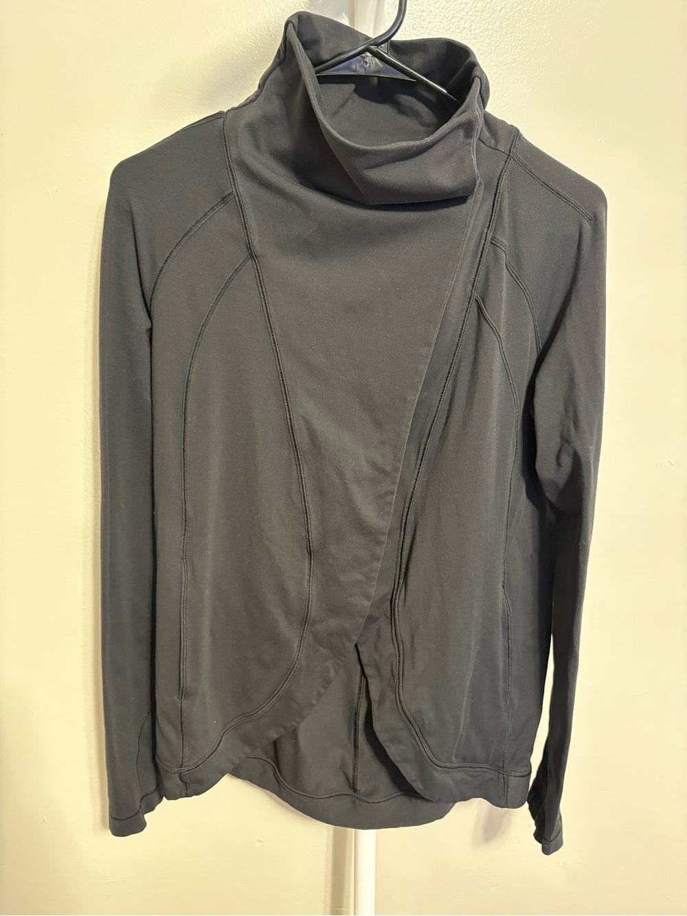 Cute Lululemon Black Asymmetric Soft Jacket Sz.8
